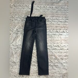 Black Skinny Jeans with Sleek Design